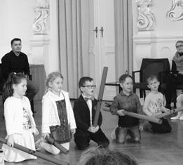 ŽS 3/2017 ŠKOLY 3 Zo života Spojenej školy Blíži sa koniec školského roka a my sa opäť musíme rozlúčiť s našimi šikovnými predškolákmi, ktorí nás počas celého školského roku 2016/2017 reprezentovali