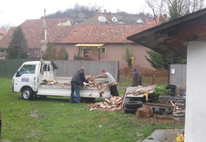 Tűzifa program Folyamatos tevékenység A tanyavilágban élő családok egy része igazán szerény körülmények között él.