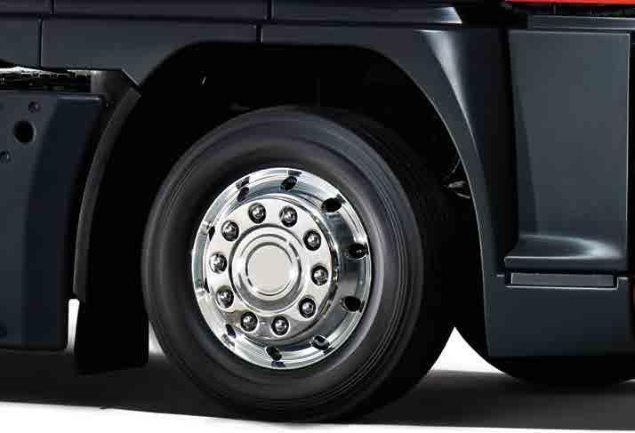 Kiemelkedő megoldások a teljesítmény növelésére A Ford Trucks nyerges vontatók tervezésénél a legapróbb részletekig figyeltünk arra, hogy minden a maximális