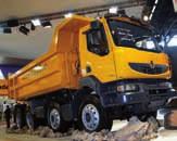 A négytengelyes, 4350 milliméteres tengelytávú (A-C) mixerkocsi önsúlya 12 450 kilogramm, elöl 2 x 7,1 tonnás laprugós, hátul 2 x 10,5 tonnás, légrugós felfüggesztéssel készült.