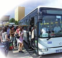BUSZVILÁG CAMION TRUCK&BUS 2009/8 41 szen a jegykezeléssel, bérletellenőrzésekkel vélhetően több idő elmegy, mint ahogy a leszállni szándékozó utasok elhagyták volna a buszt.