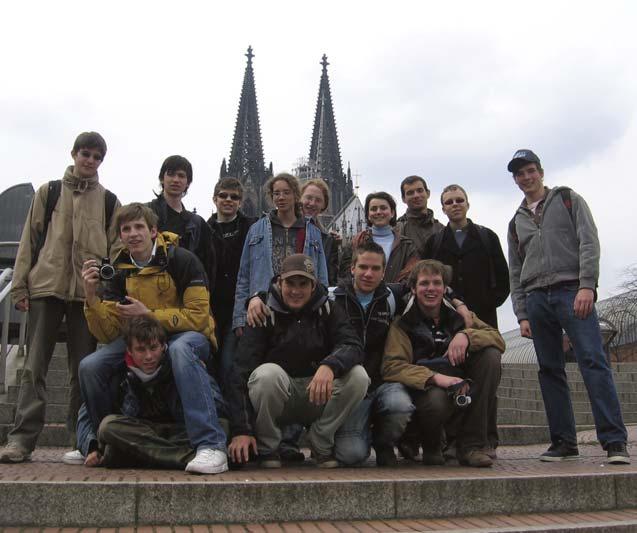 A brühli küldöttség. Álló sorban (balról jobbra) Balogh Vendel 10.a, Forgács Mihály, Sipka Bence 10.b, Lévai Mátyás 10.a, Borgulya Bálint 10.