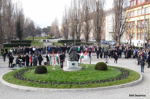 A Magyar Kultúra Napja Sopronban A Magyar Kultúra Napján a Deák téren, a Kölcsey