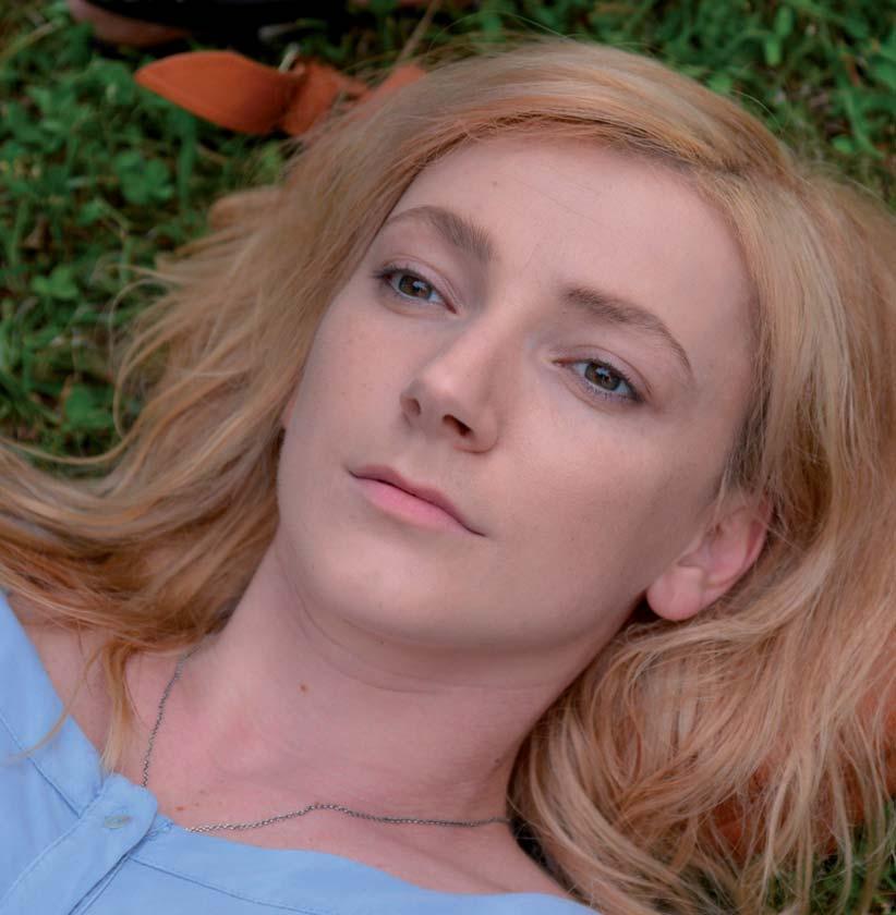 INTERJÚ Az utóbbi évek egyik legnagyobb ma - gyar filmsikerének főszereplője ránézésre nagyon távol áll a figurától, amit a Testről és lélekről című moziban játszik, de erről ismerszik meg az igazi