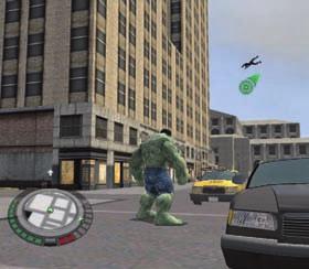 Bruce Banner zöld alteregója ufók, titokzatos hatalmak és a hadsereg ellen küzdve rombolja le a megvédeni hivatott New York-ot.