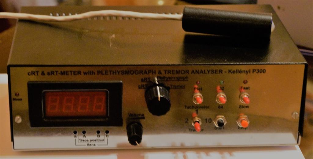 Egyszerű mozgás analízisre korábban a piezó kristályos gyorsulásmérők voltak alkalmazásban, de ma már a 2 3 dimenziós, az ANALOG DEVICE cég által fejlesztett mikro analóg és digitális accelerométer