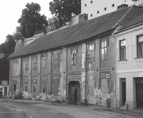 Helyreállítása, állagmegóvása ugyanis semmit sem ér, ha az anyagi ráfordítással nem társul örökséggazdálkodási terv, amely az épületnek is megfelelő funkciót ad.
