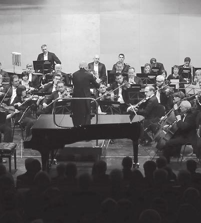 A szoprán-, alt-, tenor- és basszusszólóra, énekkarra és zenekarra írt gyászmisét ezúttal Csereklyei Andrea, Megyesi Schwarz Lúcia, Varga Donát, Bako- Séd, 2015. tél, 66. old.