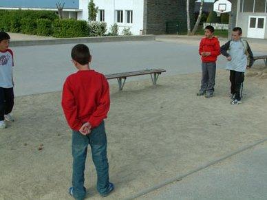 Pétanque A francia Riviérán, de máshol is ma is szívesen játszott golyódobálós játék őse.