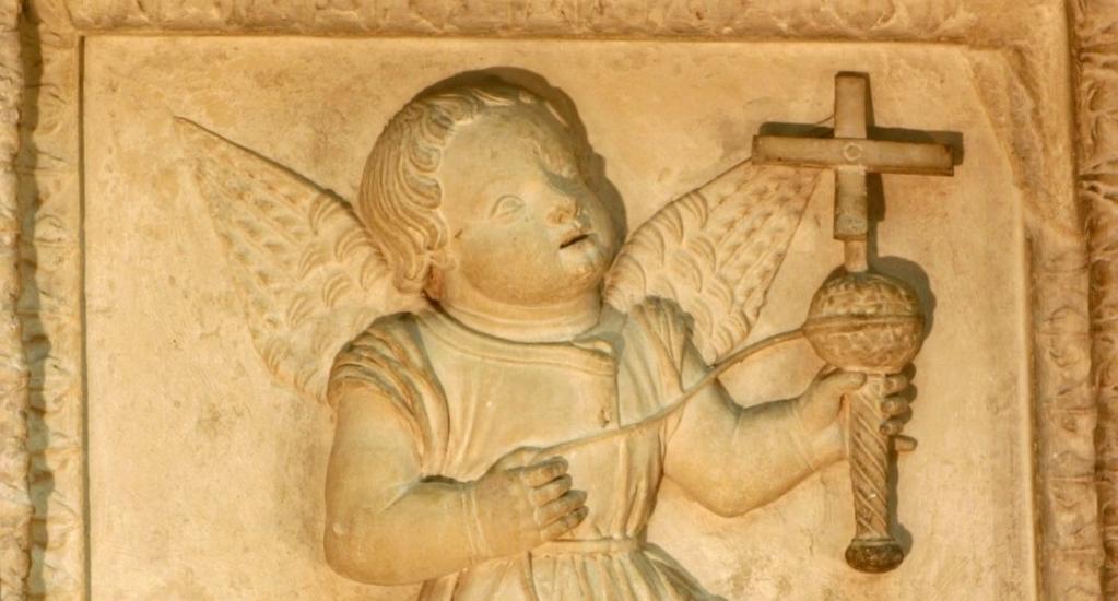 Ha Bourges-ban járván a Lallemant hotelben szállunk meg, a falon, kőbe