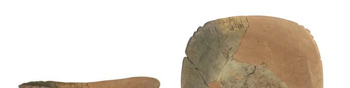 234 Fig. 11.: Pedestalled bowl of the Bükk culture from the site Novajidrány-Elkerülő út, a profile, b top view (photo by G. Kulcsár) 11.