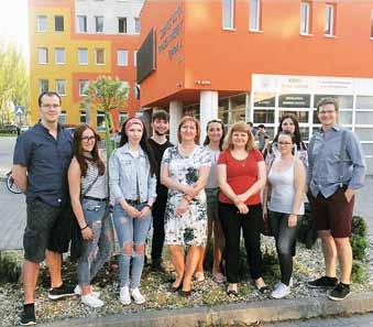 Okienko Študentskej rady Trnavskej univerzity Zábava v objatí opice Študenti Trnavskej univerzity nie sú žiadnou nudnou skupinou. Potvrdili to aj 10. apríla.