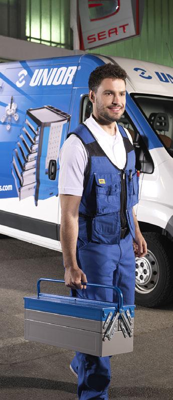 8000 K 938/5M A B C L H H Mobil szerszámláda fogantyúval 609 560 20 220 600 75 270 3834 K fedél zárható, lecsukásával a fiókok