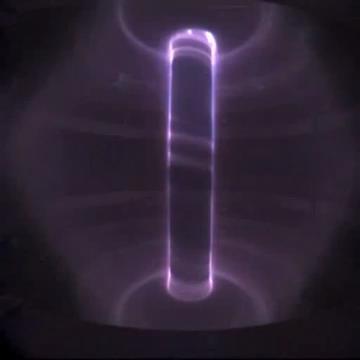 Atommagfúzió égen és földön Fúzió a Napban 3 lépésben Fúzió a Földön 1 lépésben Nap közepében 10 millió