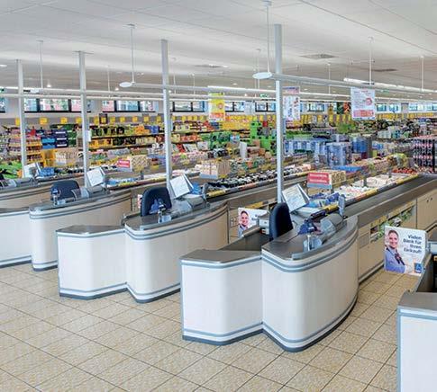 FOLYAMATOS INNOVÁCIÓ HAJTJA A DISZKONTOKAT A diszkontok kínálatukat több irányban is bővítik, ami vásárlóikat arra készteti, hogy többet költsenek.
