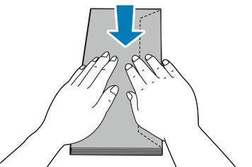 2. Nagyobb papírméretekhez húzza ki, majd nyissa ki a kézitálca hosszabbítóját. Papír és másolóanyagok 3. A szélességvezetőket igazítsa a tálca széleihez.