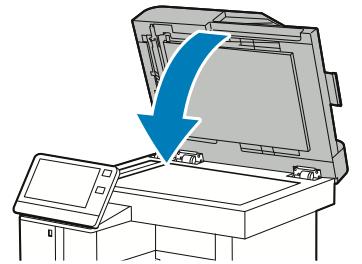 Karbantartás 10. Csukja vissza a dokumentumfedelet. Az adagológörgők tisztítása a kétoldalas automatikus dokuadagolón 1.
