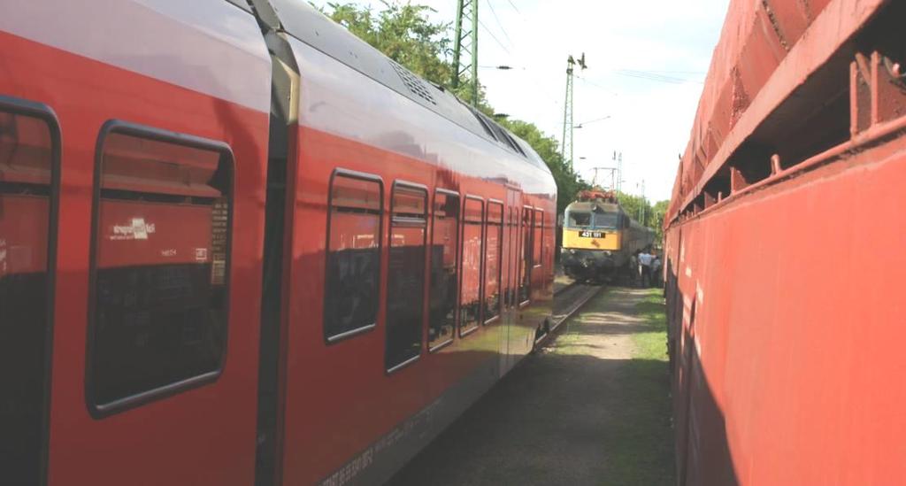 váltót felvágta, majd kb. 81 km/h sebességgel a kitérő állású 11 sz. váltón keresztül a VIII. vágányra behaladt, ahol a 2364 sz. vonattal szemben, az ahhoz közelítő utasok mellett, a 147+04 sz.