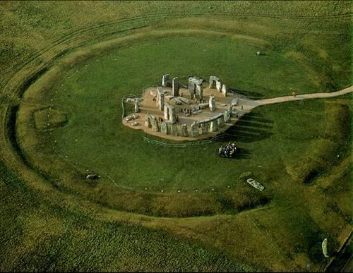 Az őskor építészete Stonhenge http://channel.nationalgeographic.