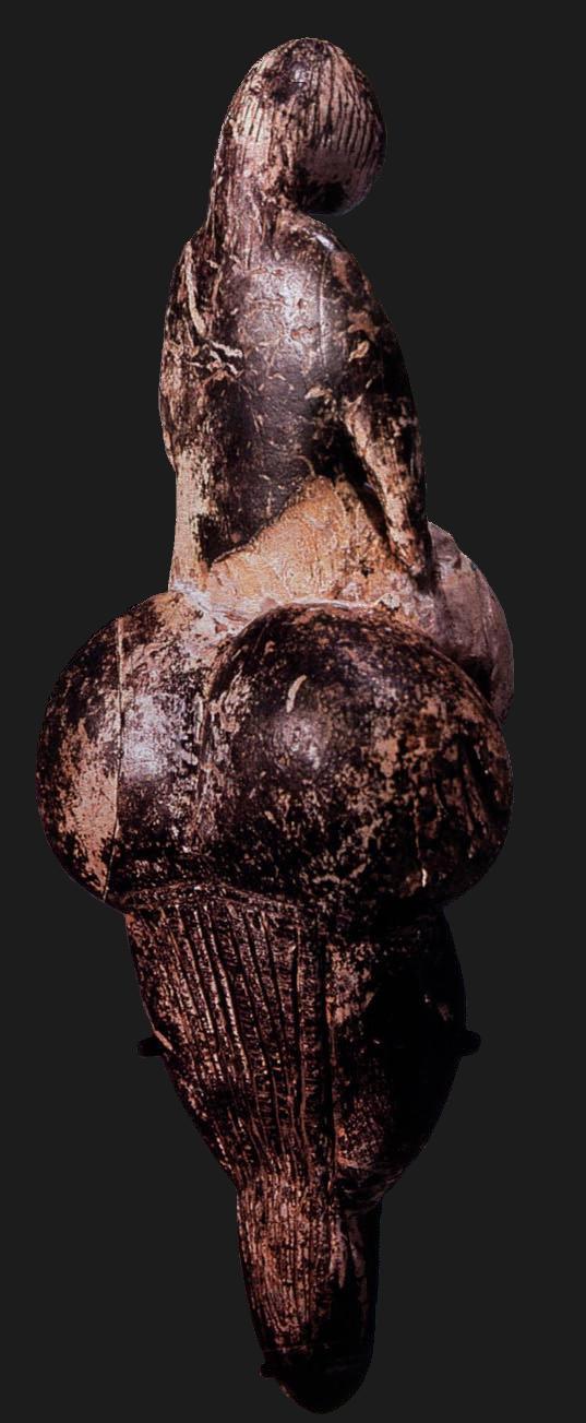 Az őskor művészete Vénusz-szobrocskák Az ábrázolások középpontjába a szexualitás és a termékenység került abban a hitben, hogy így biztosíthatják a csoport fennmaradását.