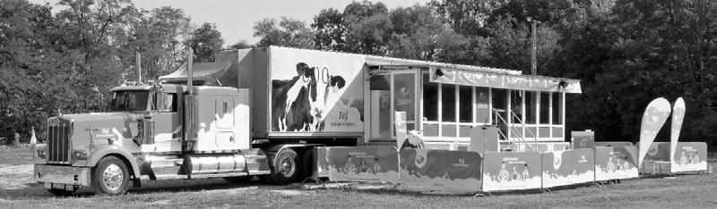 Tej Szakmaközi Szervezet és Terméktanács Tejkamion Roadshow Milk Camion Roadshow felismerve a fiatalok általában helytelen fogyasztói szokásait, tizenöt éve elkezdte, és folyamatosan megszervezte az