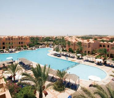 1 alkalommal vacsora à-la-carte étteremben a Madinat Makadiban (foglalás szükséges) belépés a Madinat Makadi szálloda aquaparkjába felügyelet 4-13 éves gyermekek számára (helyszíni kiírás szerint)