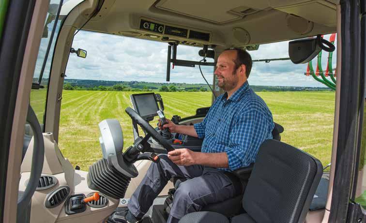 Jobb kilátás, hogy elérjük a legjobb perspektívát A Fendt VisioPlus vezetőfülke egyedi üvegfelületeivel magasra teszi a mércét a kilátás és a panoráma tekintetében.