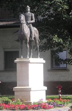 fel, majd egy baleset során megkárosodott, ezért 2006-ban újra avatták.