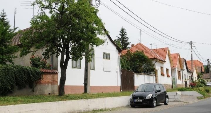 Hagyományos falu Verőce hagyományos, központi magja a hegy lábánál épült