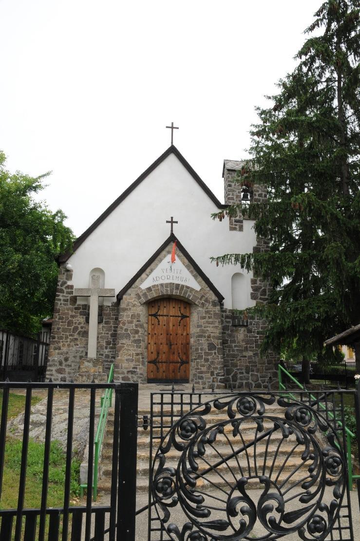 Az Árpád úton található a műemléki
