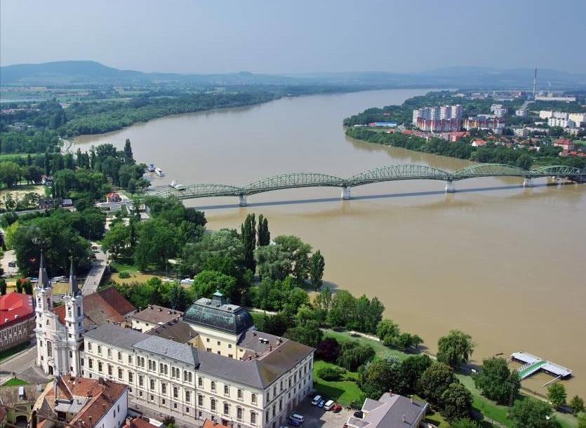 Vízfolyás iránya Völgymeneti irány Hegymeneti irány 1.11 Adatrögzítők 12. sz.