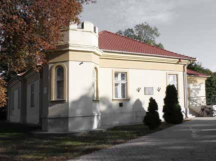 LATINOVITS KASTÉLY A főutcán található 1920-as években épült eklektikus kialakítású Latinovits kastély ma egy komplex kulturális intézményként működik, melyet több mint egy hektáros park vesz körül.