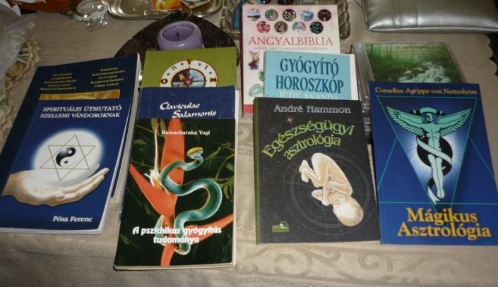 Holdkő helyett opalitot javaslom, csakra ékszert csak a