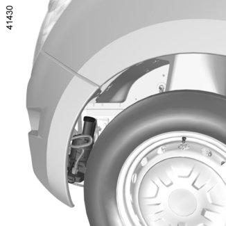 A figyelmeztetőlámpa a motortérben emlékezteti erre. Sérülésveszély Szűrők A szűrők cseréjének gyakorisága (levegőszűrő, gázolajszűrő stb.