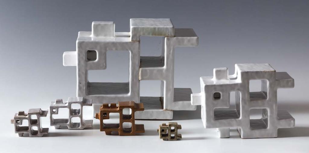 Nádor Judit: Halas térkompozíció / Judit Nádor: Sculptural Composition with Fish [1974 1975] mázas pirogránit, különbözô méretek / glazed pyrogranite, different sizes Nádor Judit: Csiga / Judit