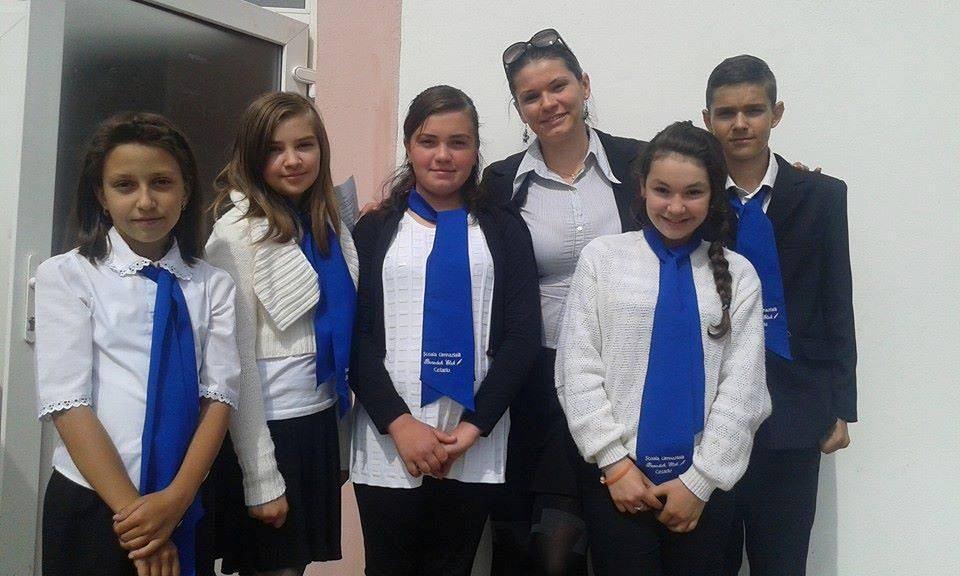 10 KÖZSÉGI DOBSZÓ 2015 MÁJUS Szavalóverseny Biharon rendeztek