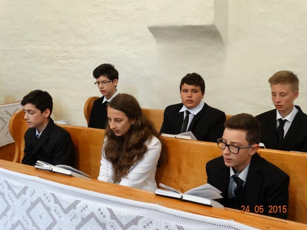 Tudjuk, hogy Pünkösd ünnepét a keresztény egyház annak emlékére tartja, hogy Jézus mennybemenetele után a Szentlélek leszállt az apostolokra.