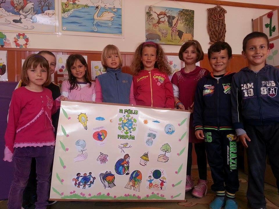 KÖZSÉGI DOBSZÓ 2015 MÁJUS 9 TANINÉNTÉZETEINK