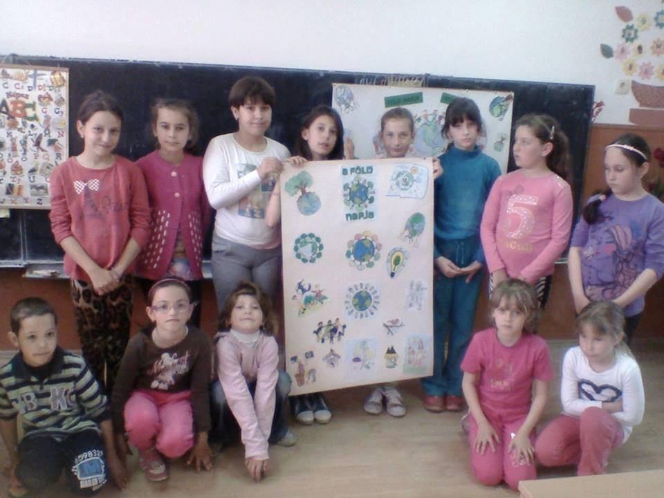 megbeszéljük, tanácskozunk és plakátot