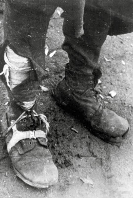 Tovább gyalog Szanokra 1945-ben felszámolták a szolyvai lágert, és az életben maradt rabokat továbbhurcolták