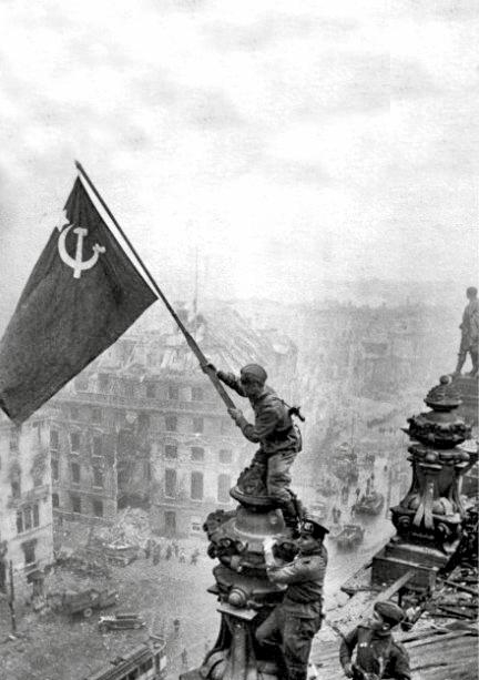 Megszállás, véres megtorlás 1944-1945. A sztálini kommunista diktatúra a háború elvesztését követően számos csapást mért a Kárpát-medencei magyarságra.