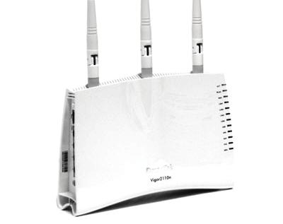 DRAYTEK Vigor 2110 vezetékes router 4x100Mbps+1 USB (3G), akár 70Mbps letöltési/feltöltési sebesség, CSM, USB 2.