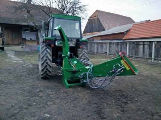 befektetéssel 1,5 hektáron 18 ezer dugványt. Az első nyesés hozama 10 tonna volt.