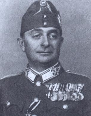 171 Az UTOLSÓ MŰSZERREPÜLŐ CSOPORT III. FOKÚ KIKÉPZÉS Veszprémben, majd Tapolcán és Kenyeriben Tíz napos szabadság után egy csoport Veszprémbe vonult be a Pumákhoz. Heppes Aladár e.pk.