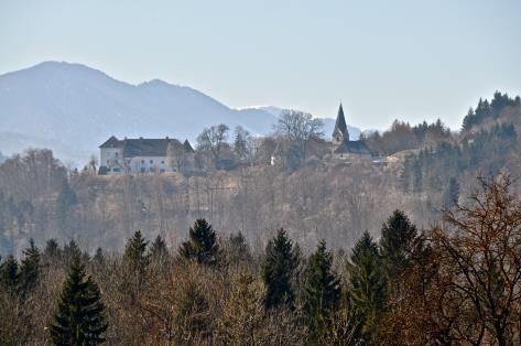 227 Schloss Saagerben sok magyar család lakott.