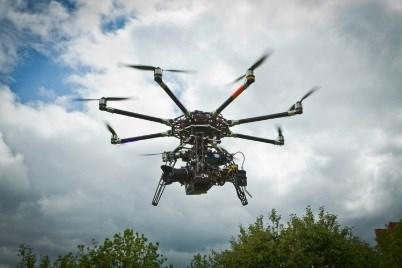 tesztelése; Az UAS eszközök repüléstámogató rendszerének valós idejű tesztelése; A valós UAV repüléseket megelőző, a szolnoki repülőtérre és