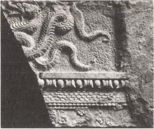 Mátyás fő építőmestere a firenzei Chimenti Camicia volt, aki 1479 előtt érkezett Budára, s aki Mátyás halála után még Esztergomban is dolgozott, ö vezette az itáliai, dalmát és hazai mestereket