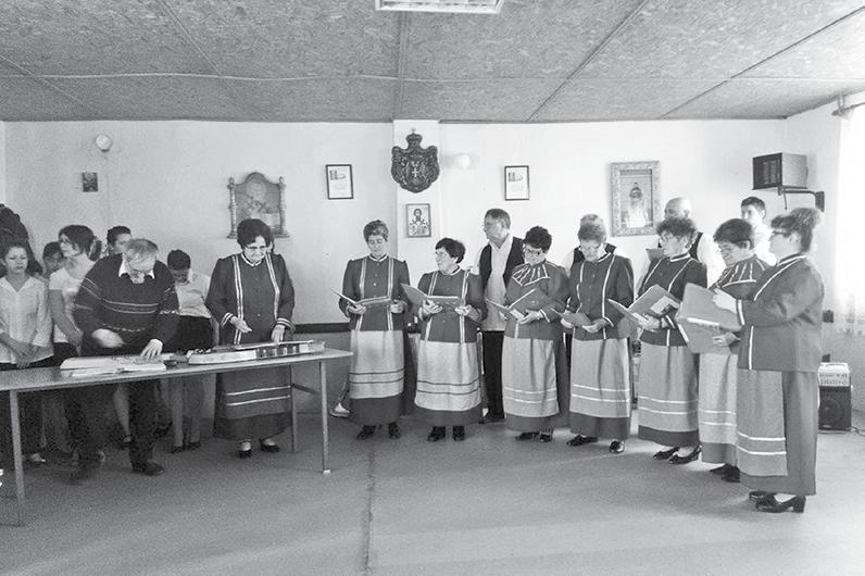 A gazdag ünnepi műsoron az óvodások mellett az egyesület Sóvirág kórusa, a helybeli óvodások, a Kör tánccsoportja néptánccal és népdalokkal, szavalatokkal és versekkel, a Taták együttese pedig