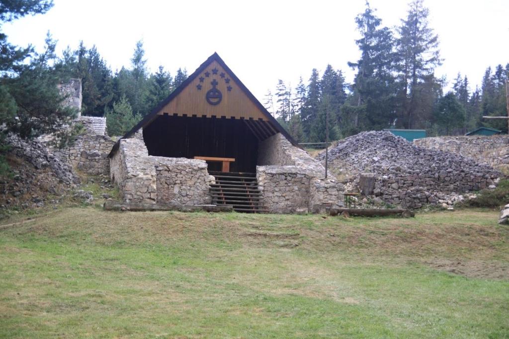 11. kép Menedékszirt könyvtár