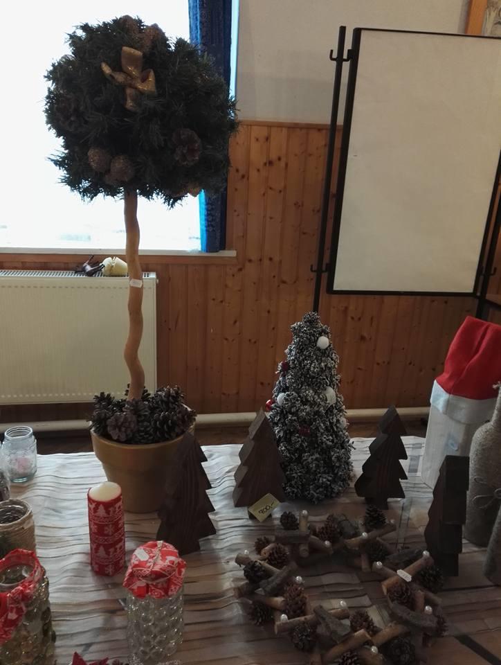 A KÉK MADÁR Iskolánkban hagyomány, hogy minden évben a negyedik osztály készül egy karácsonyi